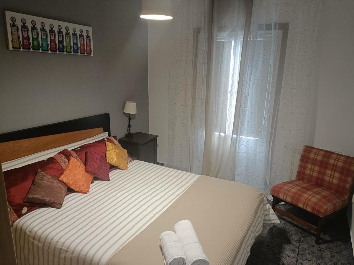 Buen Camino Apartment ซานติอาโก เด กอมโปสเตลา ภายนอก รูปภาพ